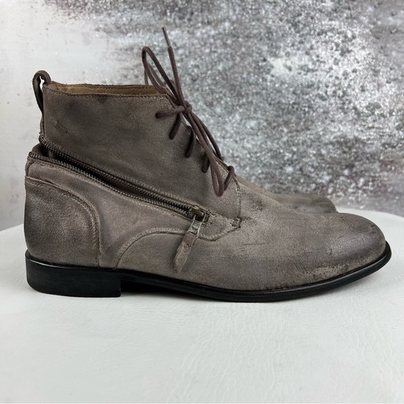 539sqq John Varvatos Men\'s Gray Leather chukka Boots 12